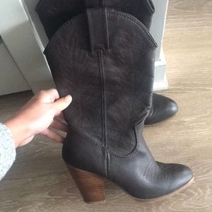 Miranda Lambert Brown Cowboy boots